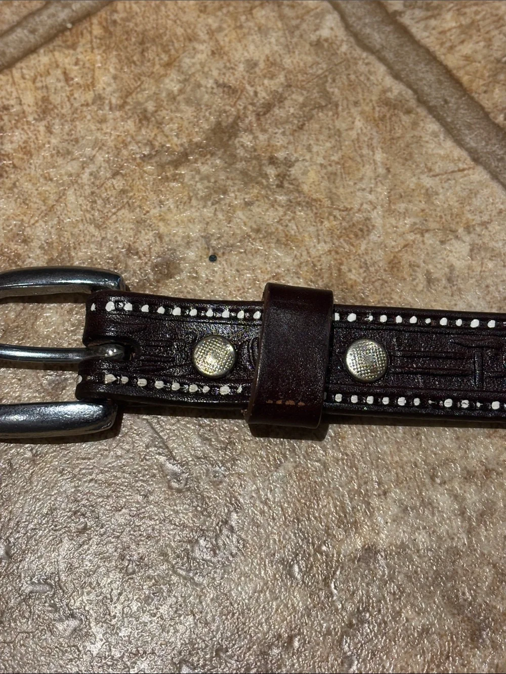 Hand-tooled edible leather belt by Mexican artisans. Size S /36 inches long